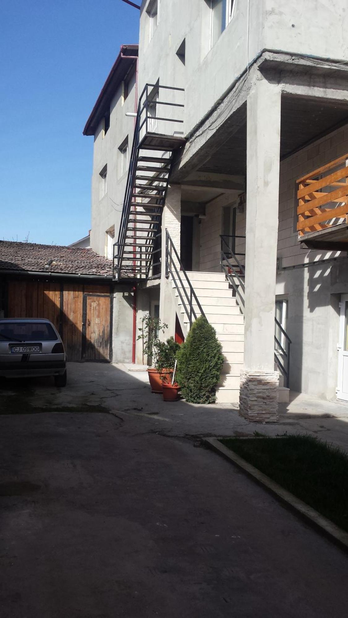 Csikos Apartment 克卢日-纳波卡 外观 照片