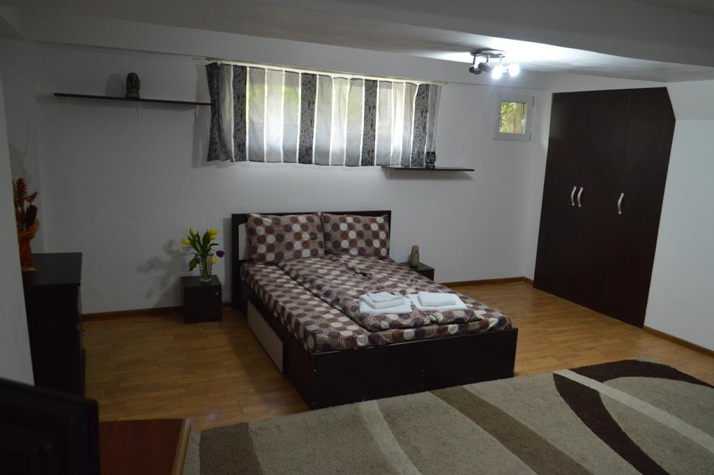 Csikos Apartment 克卢日-纳波卡 外观 照片