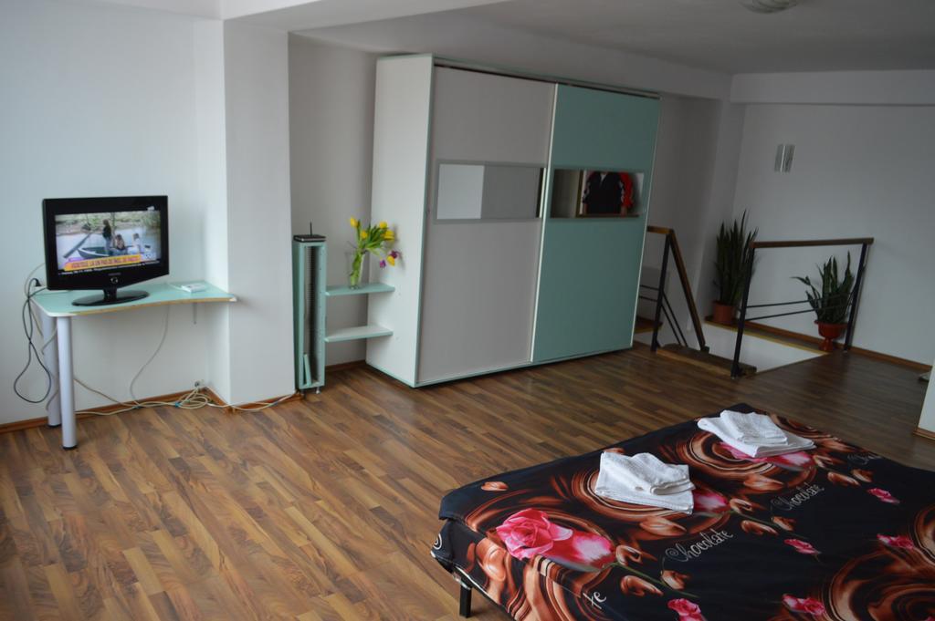 Csikos Apartment 克卢日-纳波卡 外观 照片